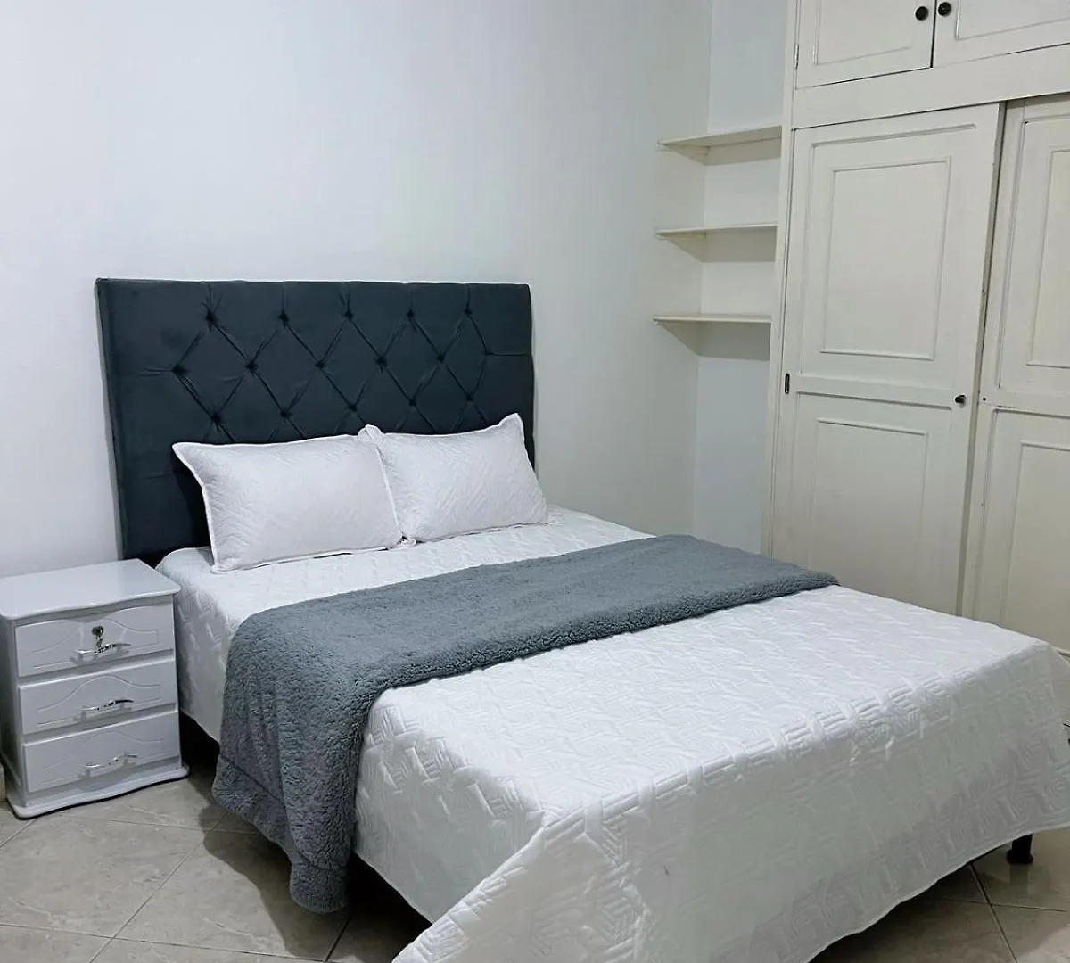 Lägenhet Apartamento En La Floresta Medellín